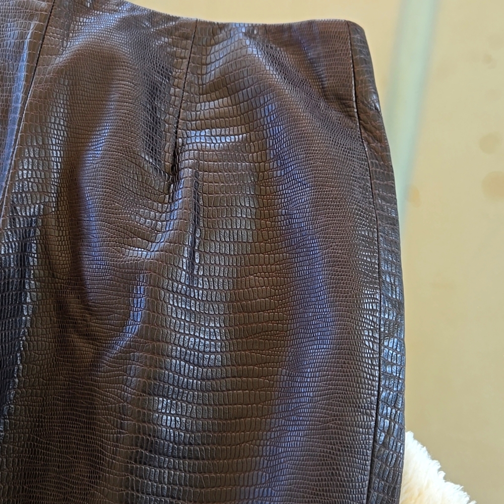 Identify Women's Pant's